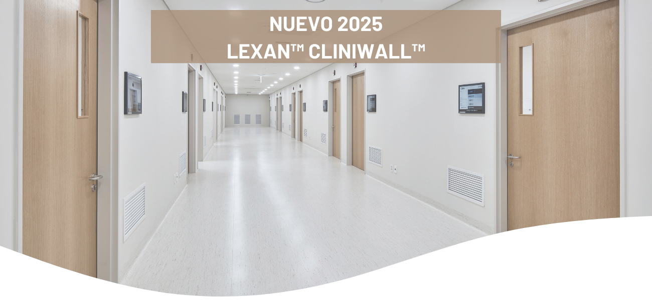Sala de un establecimiento médico con paredes de policarbonato
